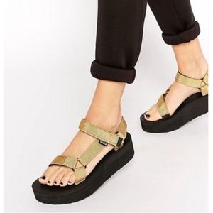 Teva Flatform Universal Sandals
